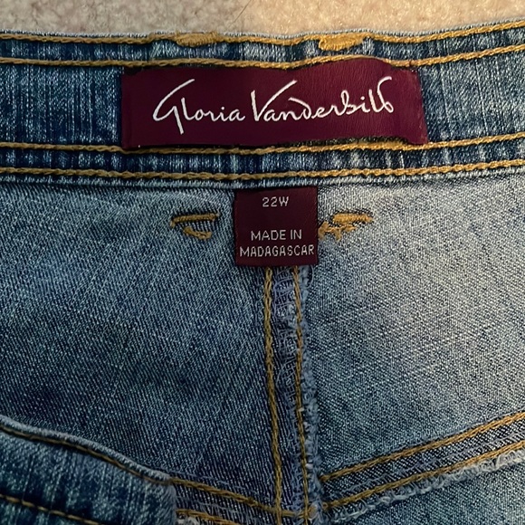 Gloria Vanderbilt | jeans - Picture 2 of 2